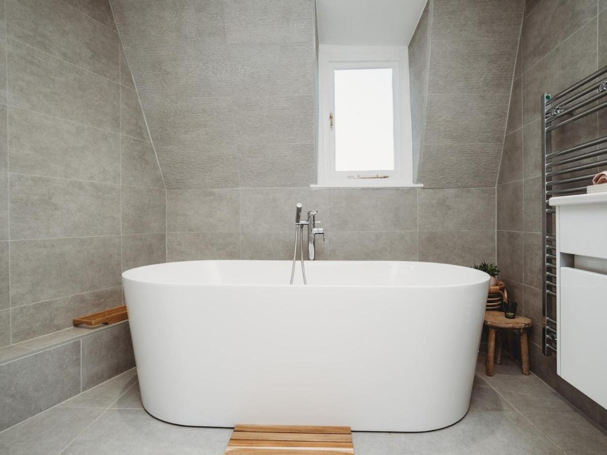 Pass The Keys Stylish 2 Bed Eco Flat In The Heart Of Bath Lägenhet Exteriör bild